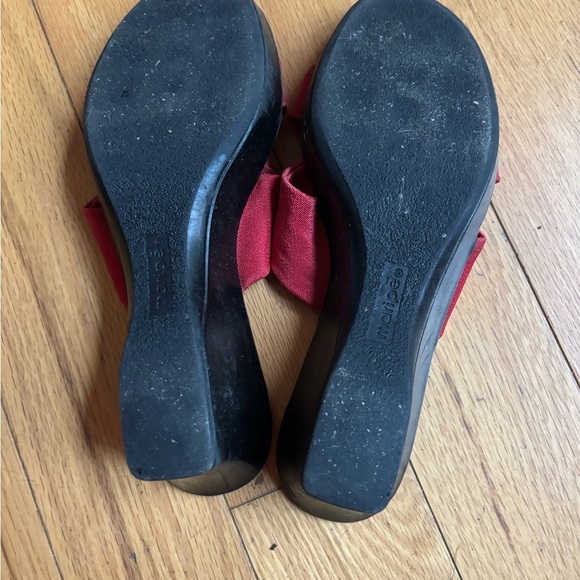 Vintage Y2K Maripé Italian Red Button Wedges - Picture 6 of 7